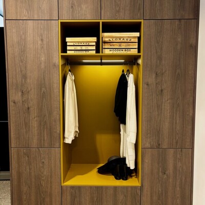 Garderobe C2 AVO Avola L777U Nebraska EIche NB AFP - L395 olivgelb - Sonderpreis: 1.500,-- Euro! Garderobe C2 AVO Avola L777U Nebraska EIche NB AFP - L395 olivgelb - Sonderpreis: 1.500,-- Euro!